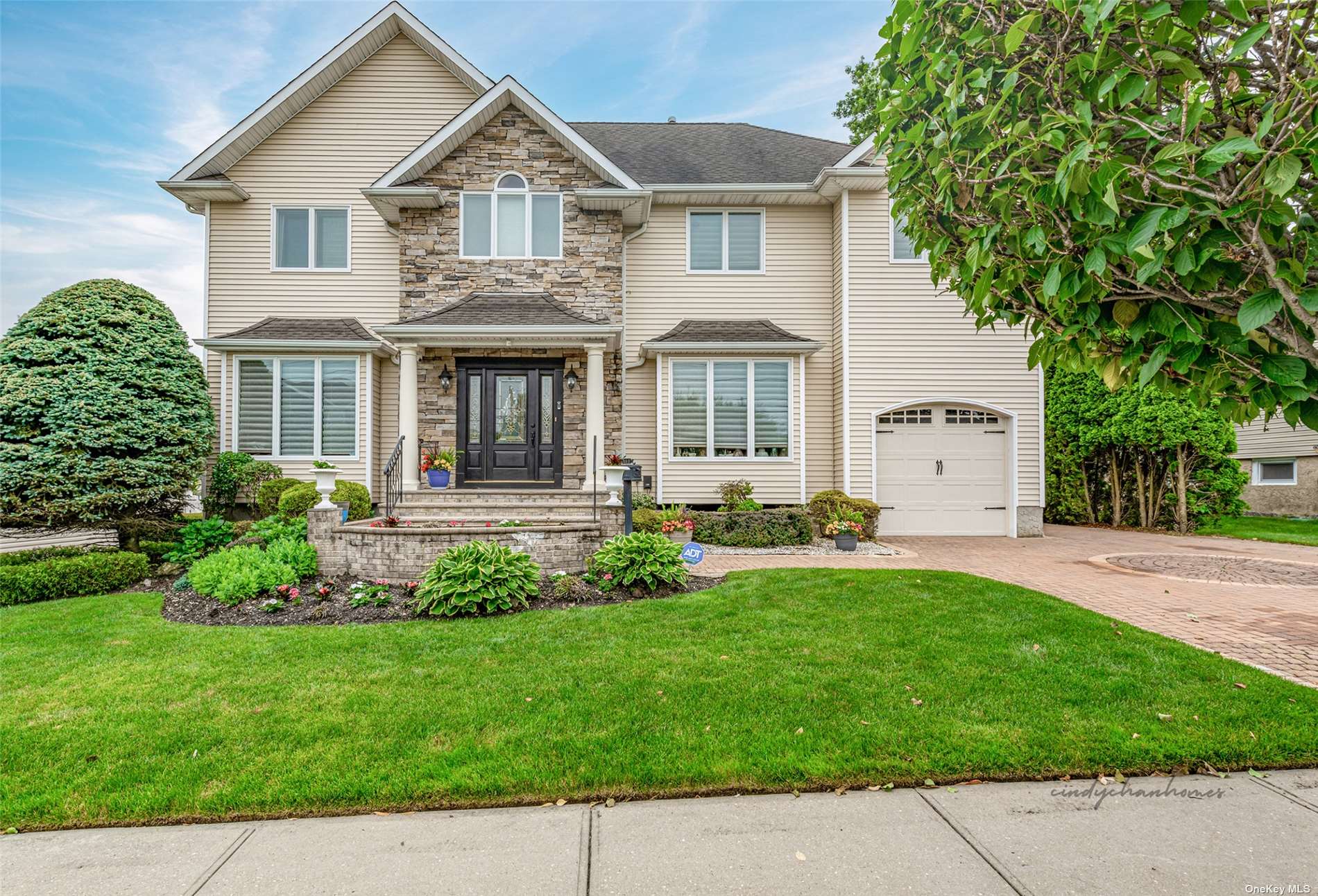 156 Haypath Road, Old Bethpage, NY 11804 Compass