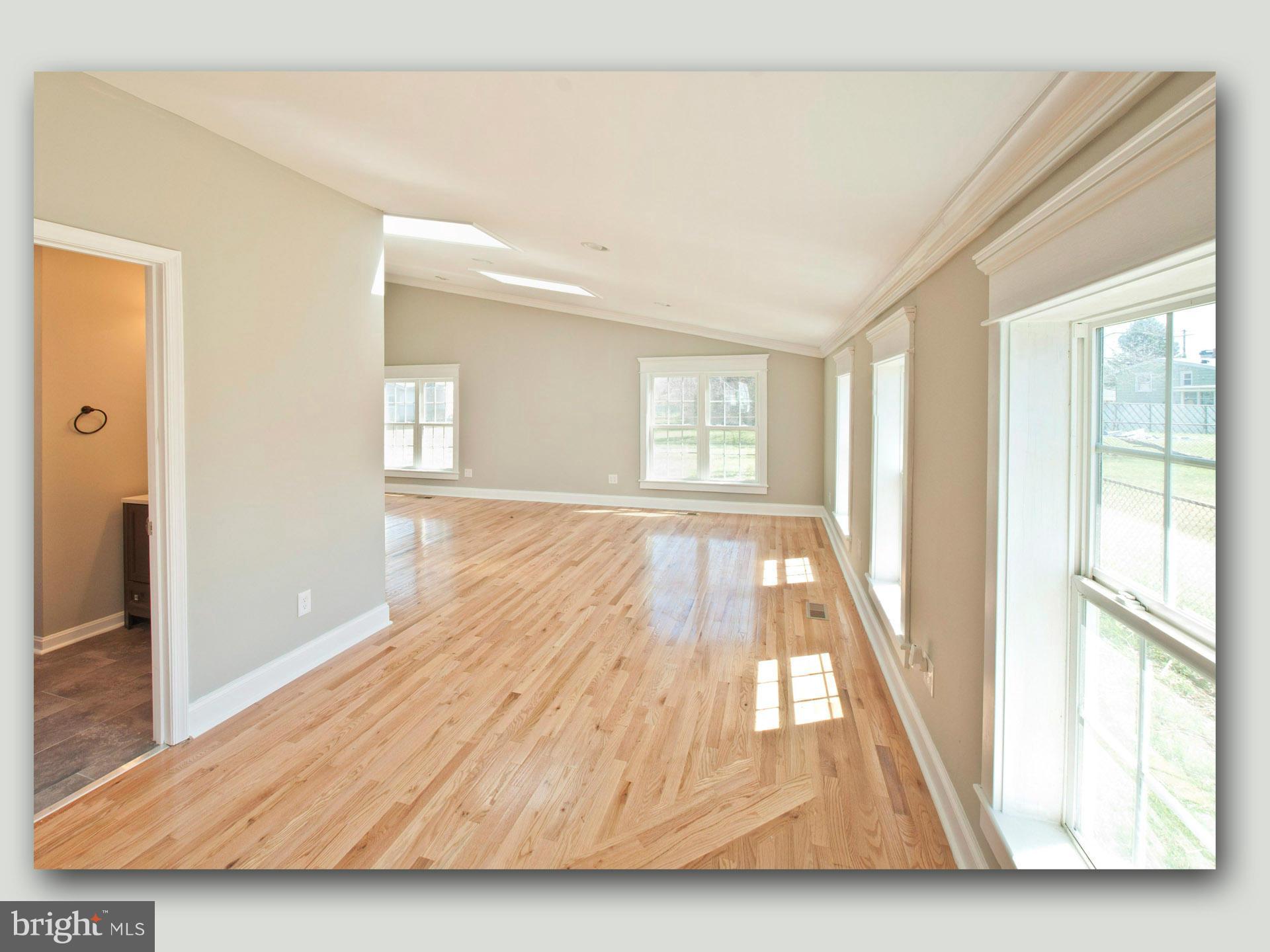 3805 Kilburn Road Randallstown, MD 21133 - Photo 10 of 29 Living Room