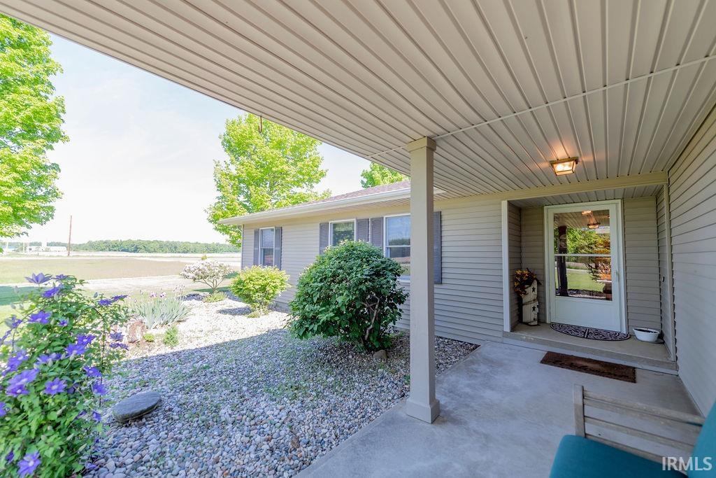 2180 West Old Trail Road Columbia City, IN 46725 - Photo 5 of 36