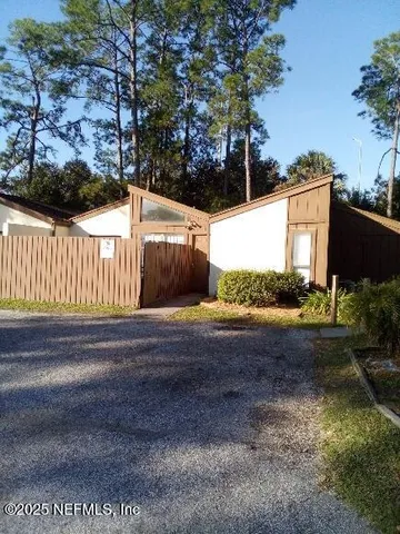 a view of a yard with street