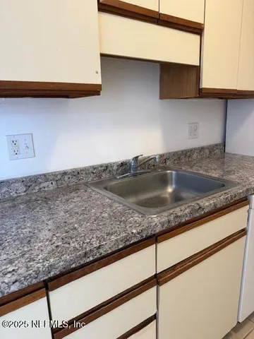 a close view of sink and tap