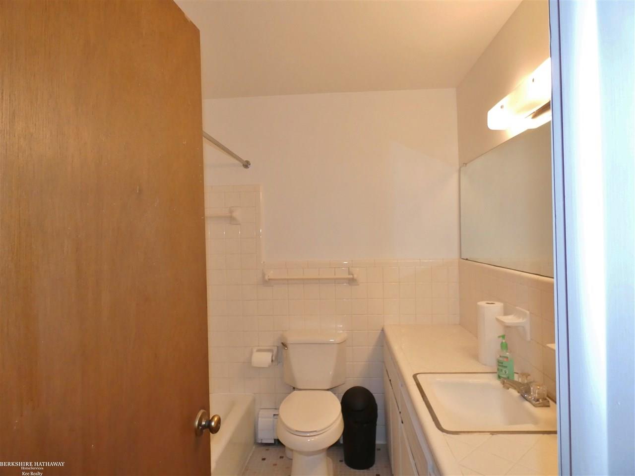 21530 Kelly Road, Unit 106 Eastpointe, MI 48021 - Photo 10 of 13