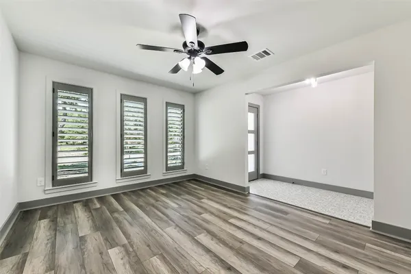 $3,000 | 4102 Honey Oaks Drive, Taylor Lake Village, TX 77586