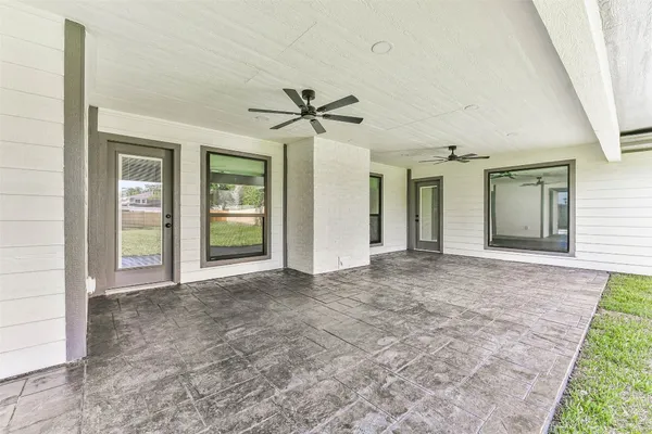 $3,000 | 4102 Honey Oaks Drive, Taylor Lake Village, TX 77586