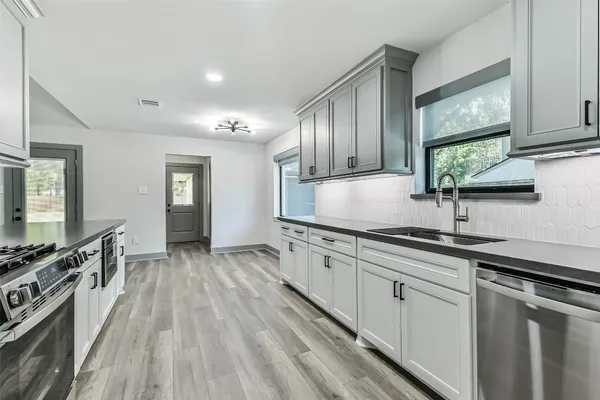 $3,000 | 4102 Honey Oaks Drive, Taylor Lake Village, TX 77586