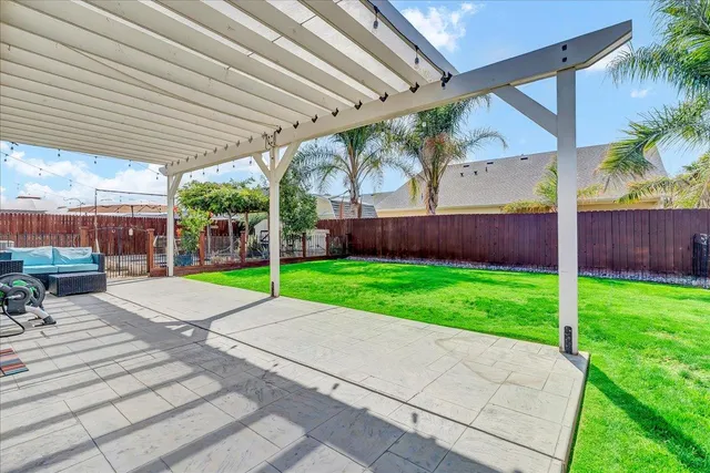 $518,500 | 2283 West Andrew Lane, Hanford, CA 93230