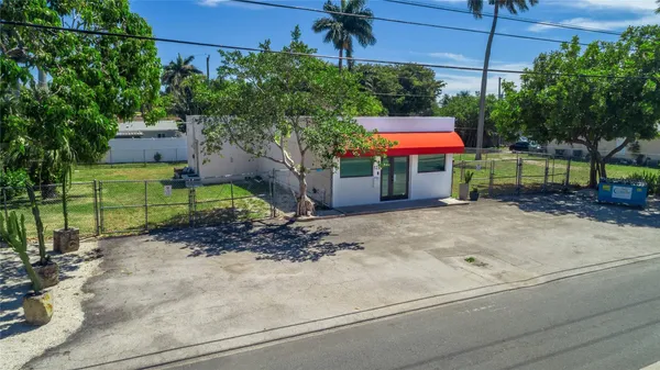 $5,900 | 126 Northeast 1st Avenue, Dania Beach, FL 33004