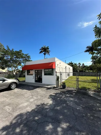 $5,900 | 126 Northeast 1st Avenue, Dania Beach, FL 33004