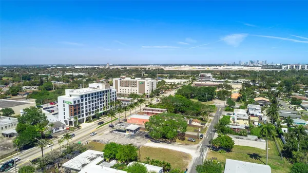 $5,900 | 126 Northeast 1st Avenue, Dania Beach, FL 33004