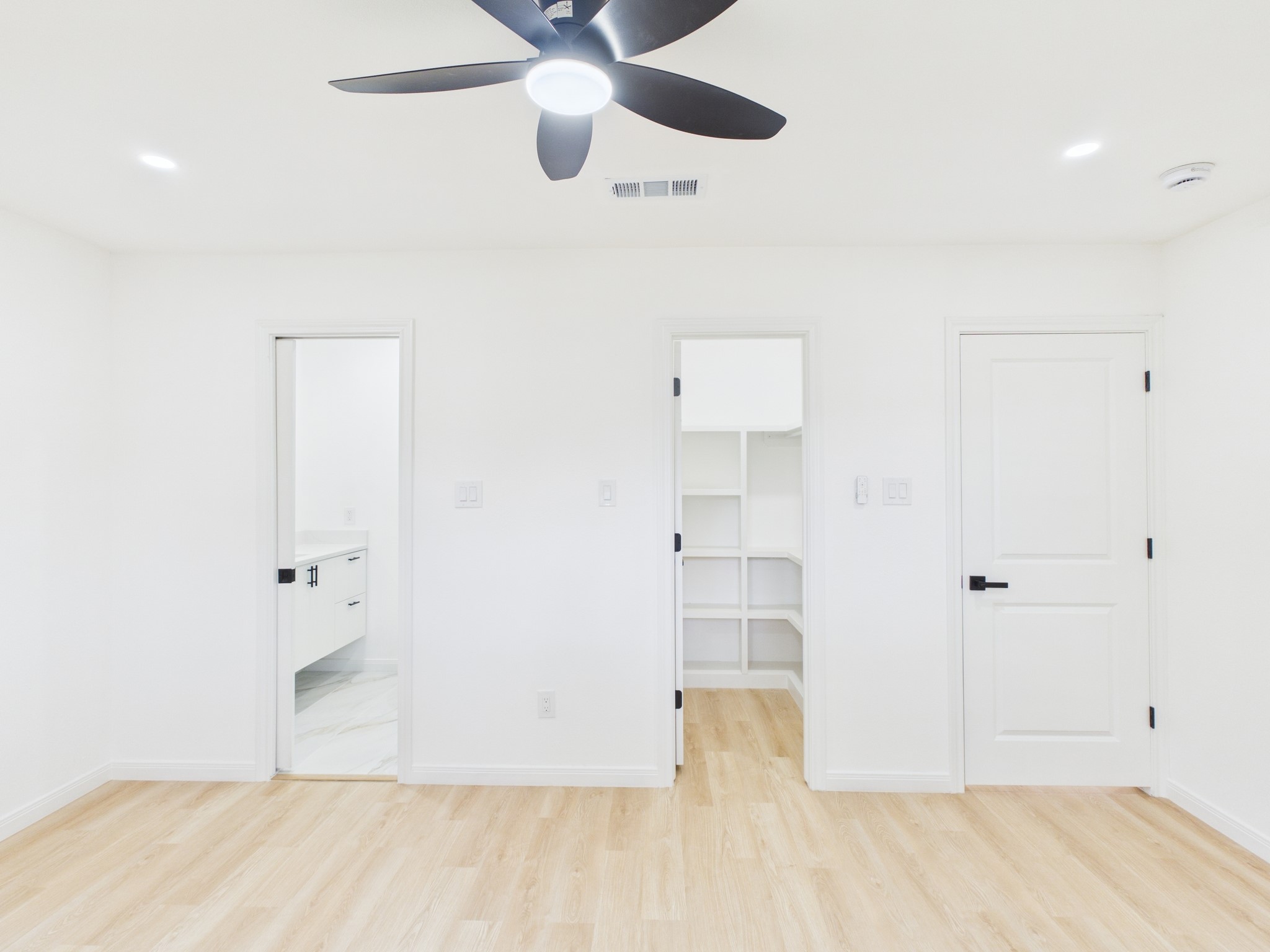 2002 Jones Street Rosenberg, TX 77471 - Photo 3 of 37