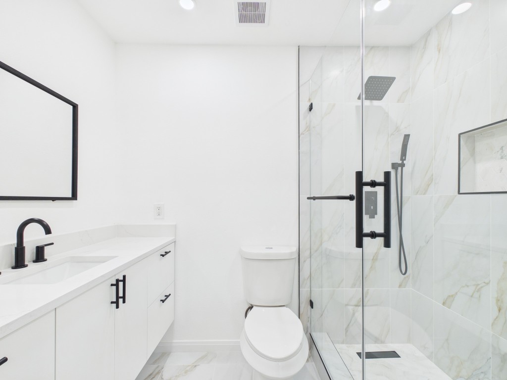 2002 Jones Street Rosenberg, TX 77471 - Photo 5 of 37