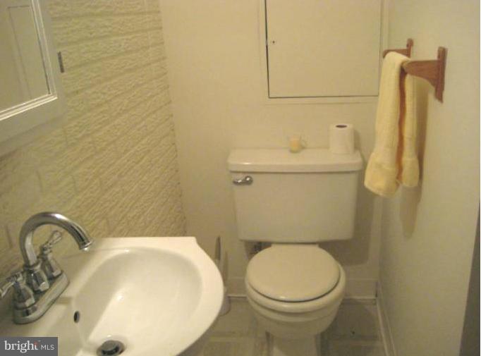 1602 Wise Road Point of Rocks, MD 21777 - Photo 4 of 24 2nd Full Bath with shower.