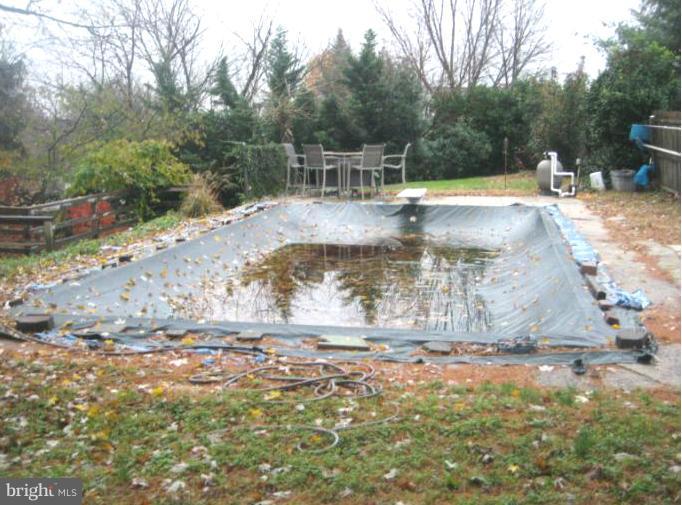 1602 Wise Road Point of Rocks, MD 21777 - Photo 5 of 24 Pool with newer liner, pump,