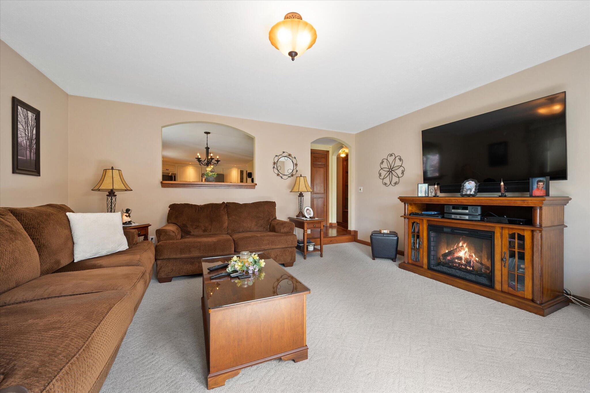 282 Bar Harbor Road Trenton, ME 04605 - Photo 12 of 56 15-Living Room