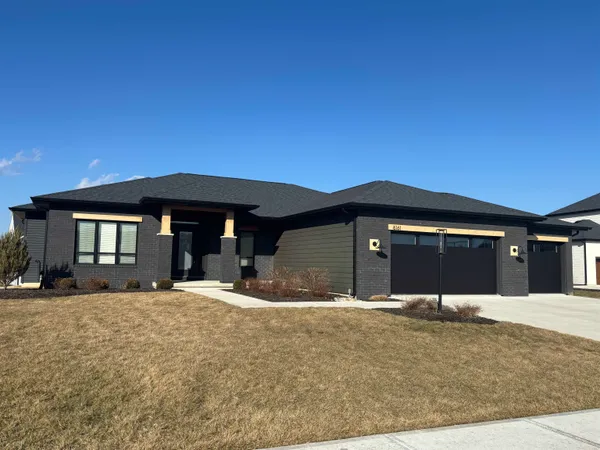 $695,000 | 6161 Bateleur Court, Fort Wayne, IN 46845