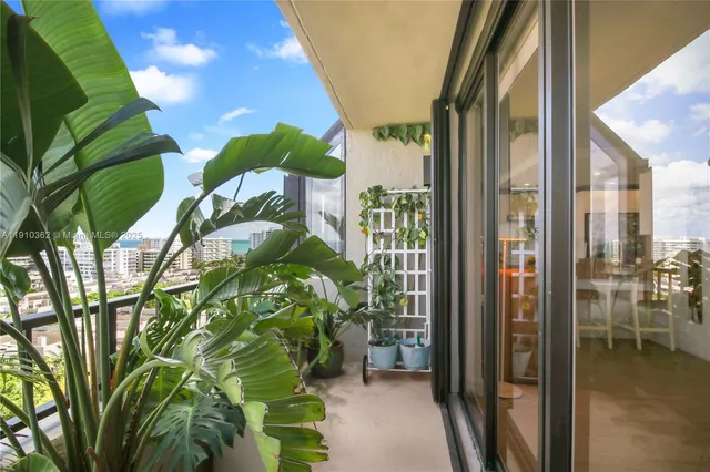 $2,900,300 | 151 Crandon Boulevard, Unit 1136, Key Biscayne, FL 33149