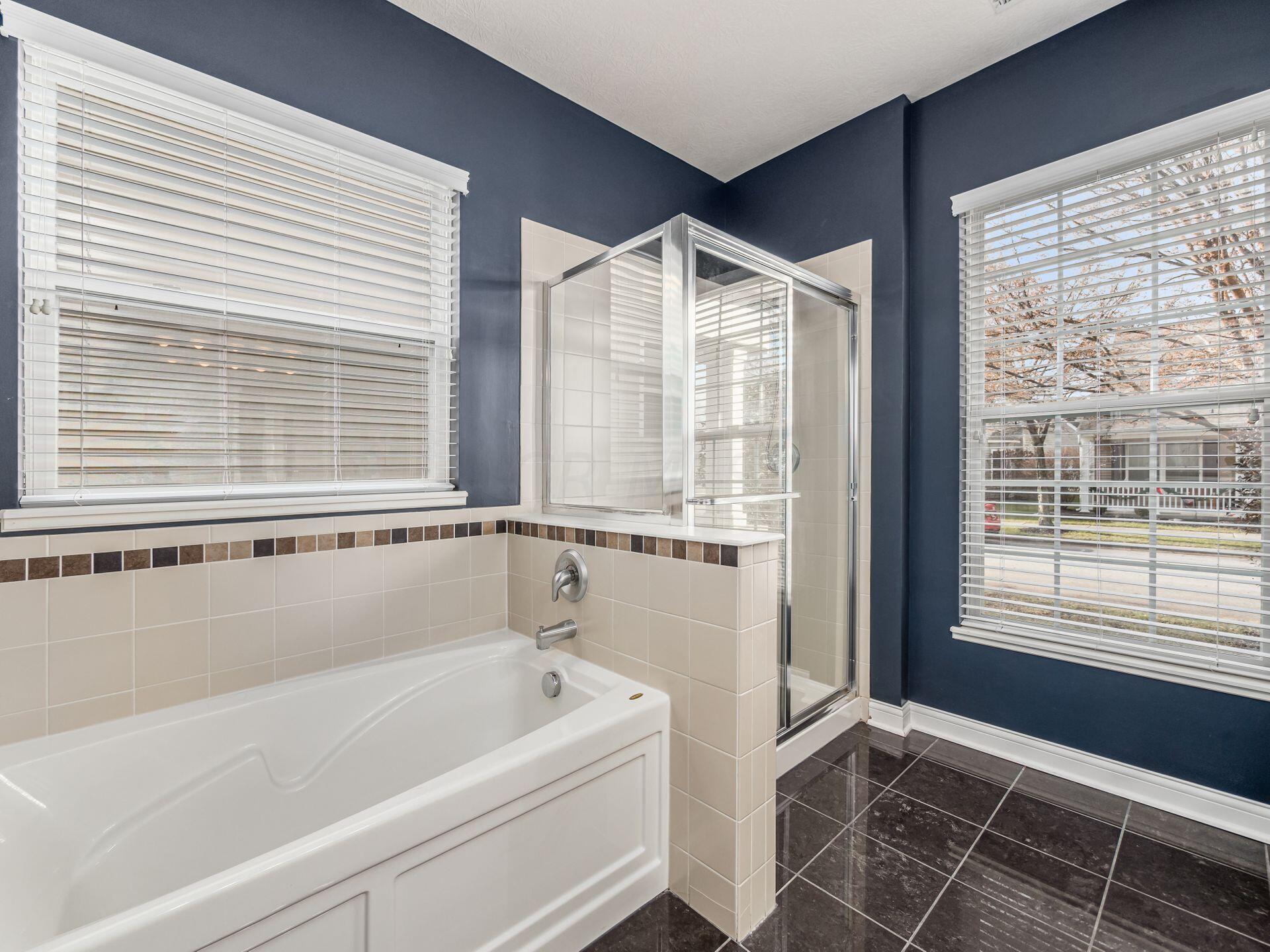 6176 Benon Road Westerville, OH 43081 - Photo 24 of 38 Owner's En-Suite Bathroom
