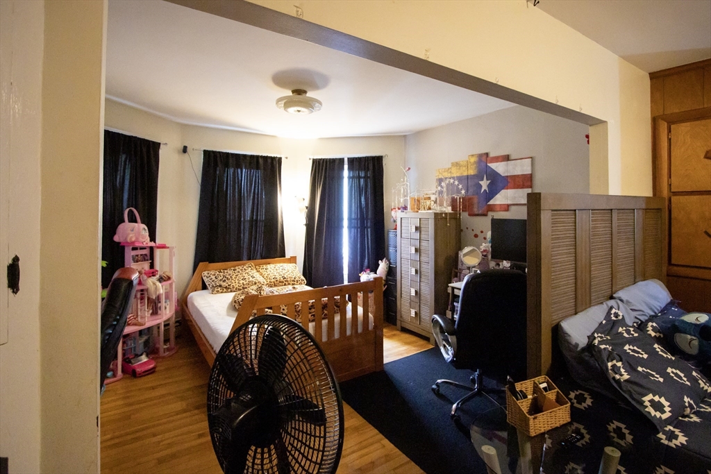 86 Pilgrim Avenue Worcester, MA 01604 - Photo 13 of 30
