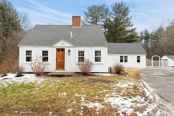 $875,000 | 118 Hanover Street, Hanover, MA 02339