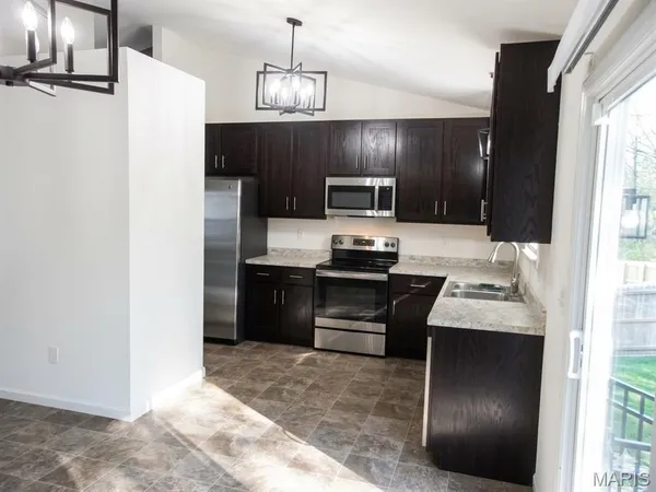 $278,900 | 1778 Cherry Blossom Court, Pevely, MO 63070