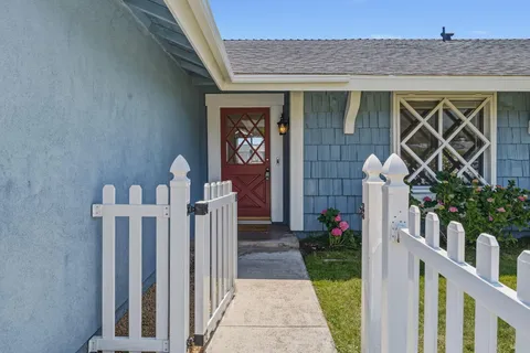 $1,495,000 | 4655 El Carro Lane, Carpinteria, CA 93013
