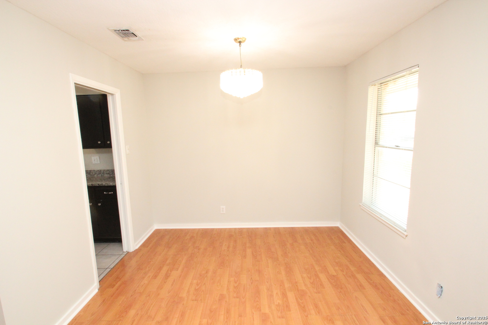 310 Threadneedle Lane San Antonio, TX 78227 - Photo 6 of 27