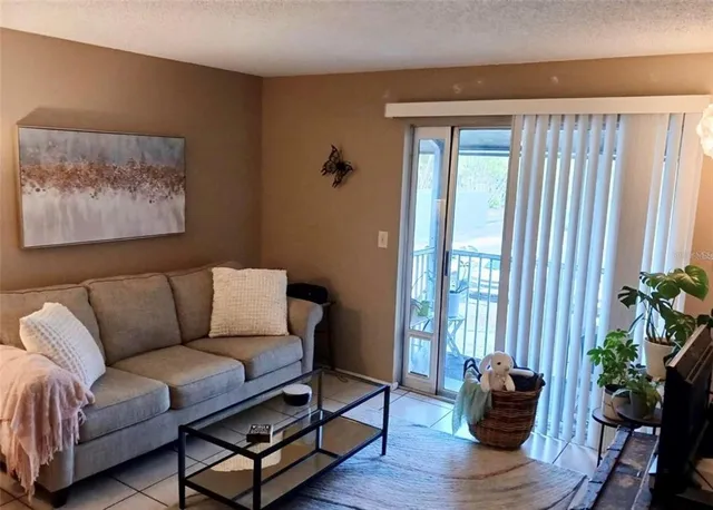 $1,250 | 5400 26th Street West, Unit F104, Bradenton, FL 34207