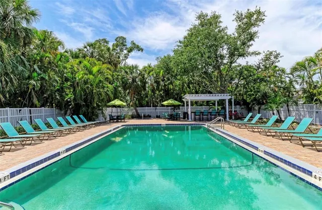 $1,250 | 5400 26th Street West, Unit F104, Bradenton, FL 34207