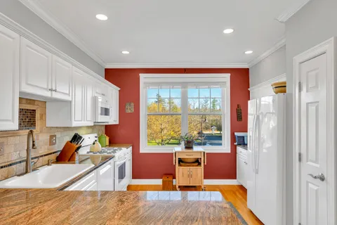 $649,900 | 131 Court Street, Unit 10, Exeter, NH 03833