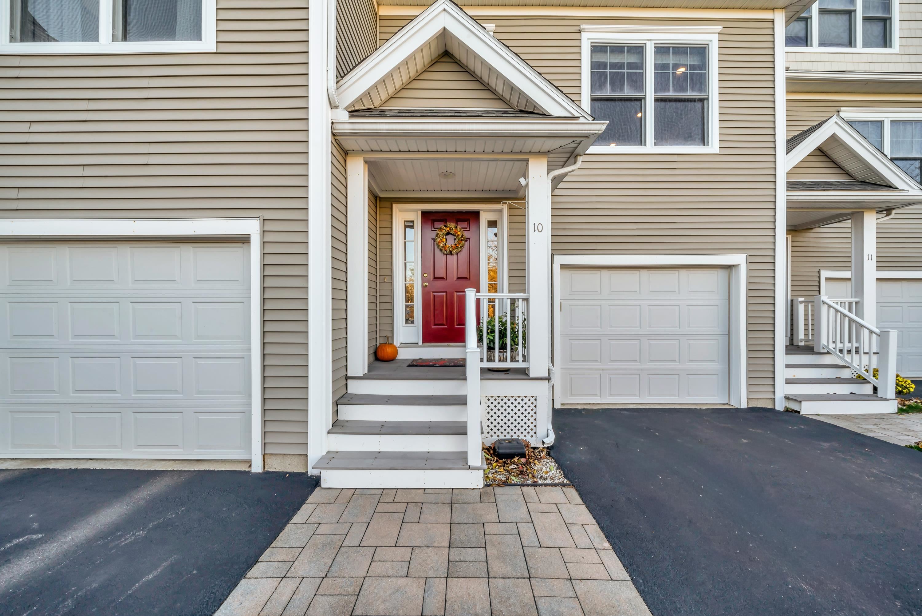 131 Court Street, Unit 10 Exeter, NH 03833 - Photo 2 of 41