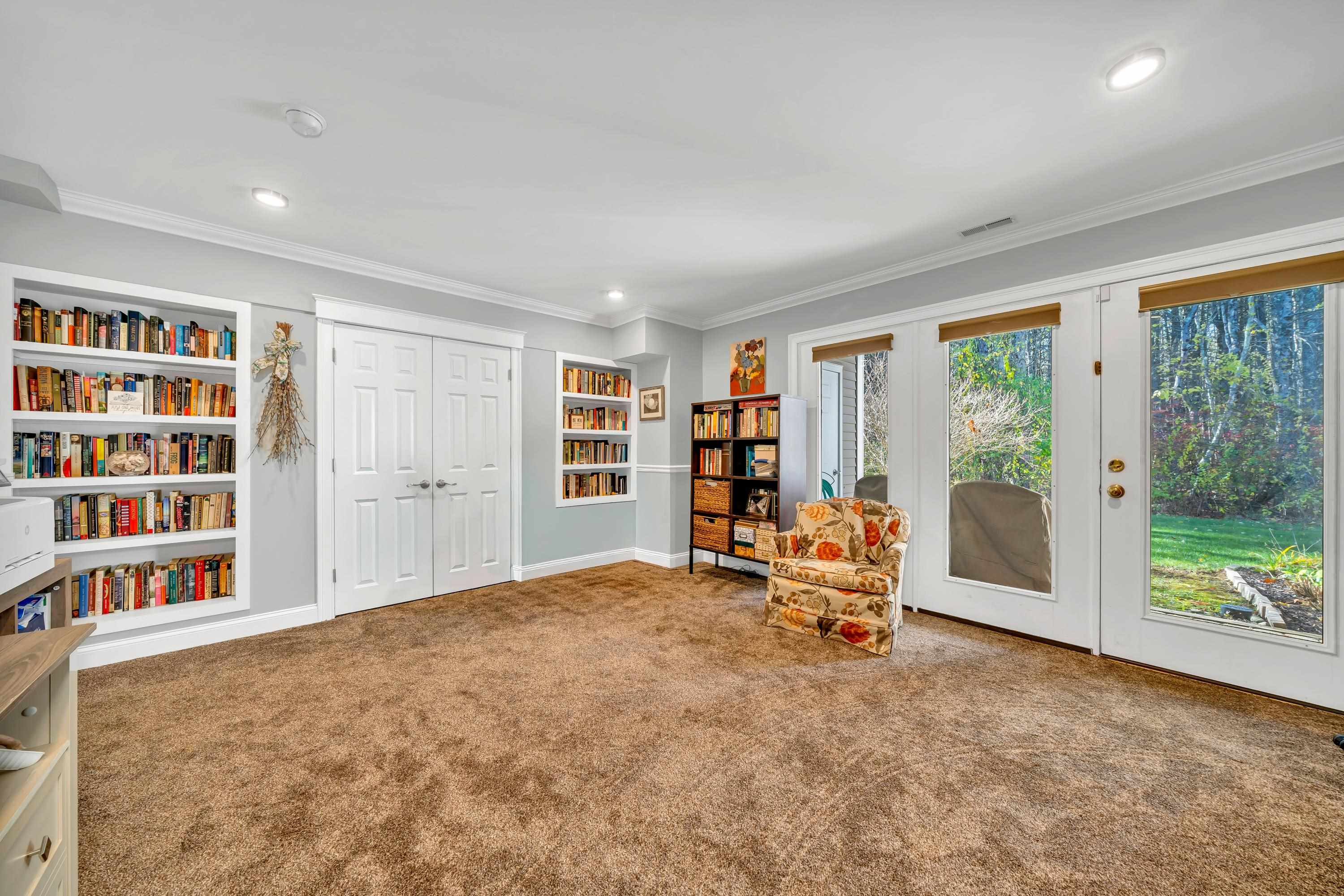 131 Court Street, Unit 10 Exeter, NH 03833 - Photo 31 of 41