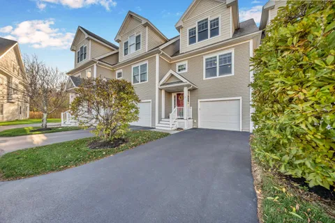 $649,900 | 131 Court Street, Unit 10, Exeter, NH 03833