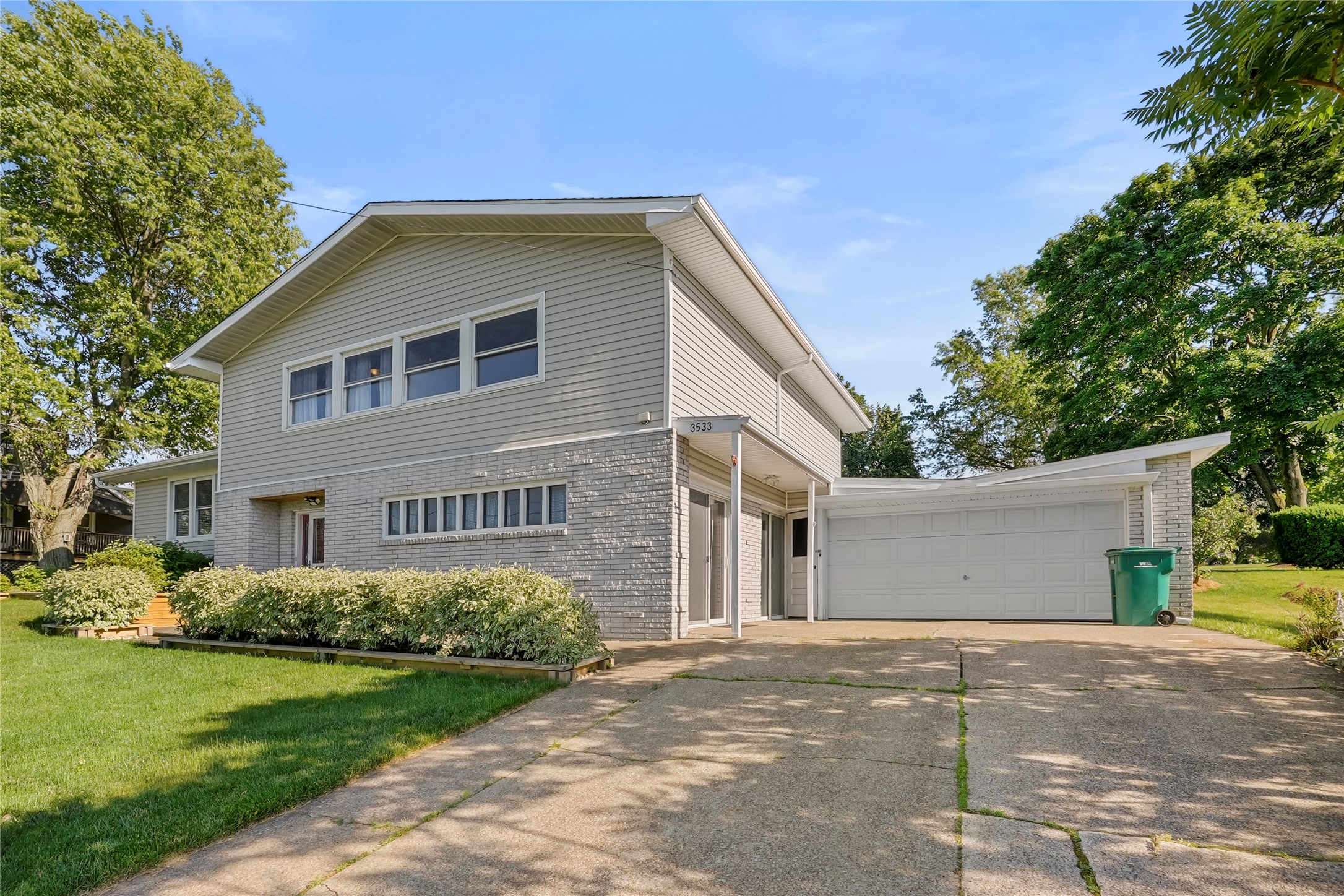 3533 Ridge Parkway Erie, PA 16510 - Photo 2 of 39 Gallery Image 2
