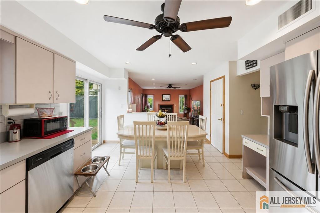 121 West Hill Road Colonia, NJ 07067 - Photo 5 of 41