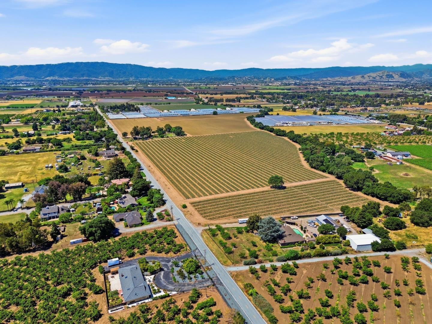 3115 Leavesley Road Gilroy, CA 95020 - Photo 8 of 18