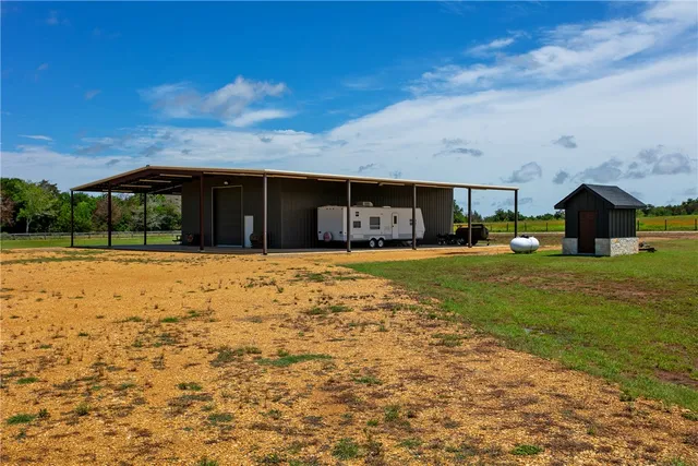 $2,200,000 | 1981 County Road 202, Caldwell, TX 77836