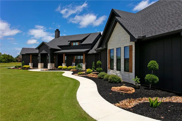 $2,200,000 | 1981 County Road 202, Caldwell, TX 77836