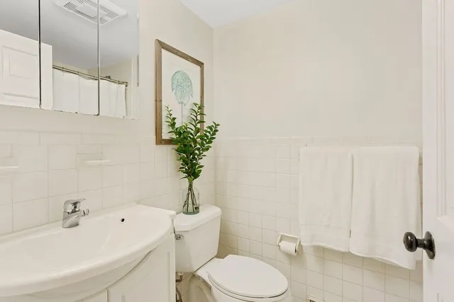 $3,200 | 25 Embassy Lane, Yarmouth, MA 02675