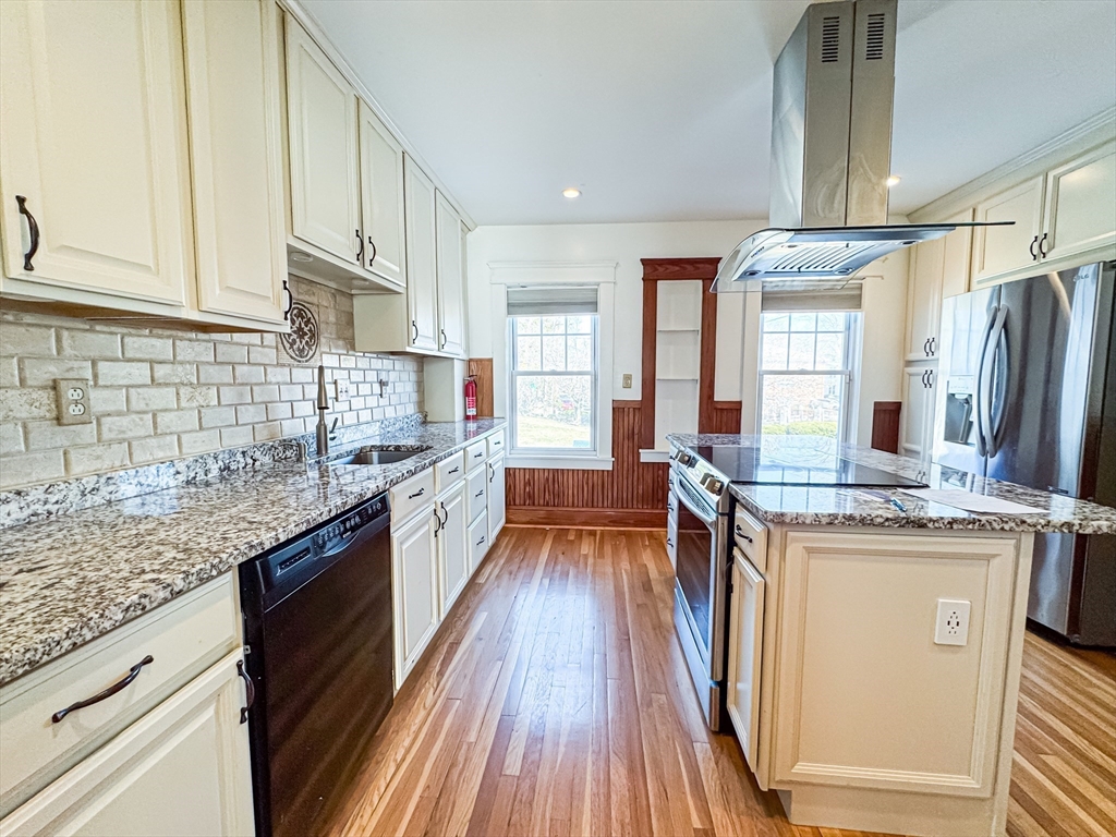 522 Pine Street Lowell, MA 01851 - Photo 14 of 25