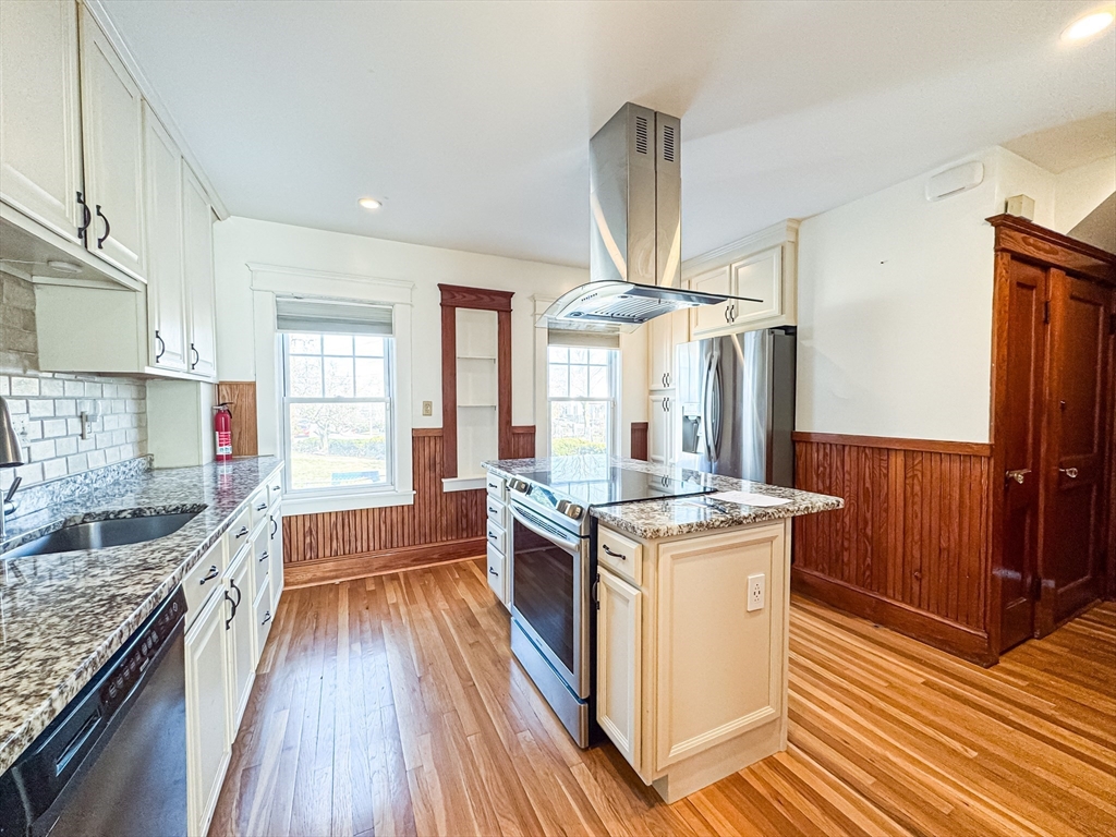 522 Pine Street Lowell, MA 01851 - Photo 16 of 25