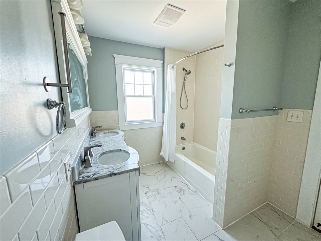 522 Pine Street Lowell, MA 01851 - Photo 17 of 25