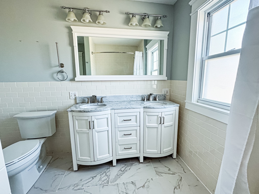 522 Pine Street Lowell, MA 01851 - Photo 18 of 25