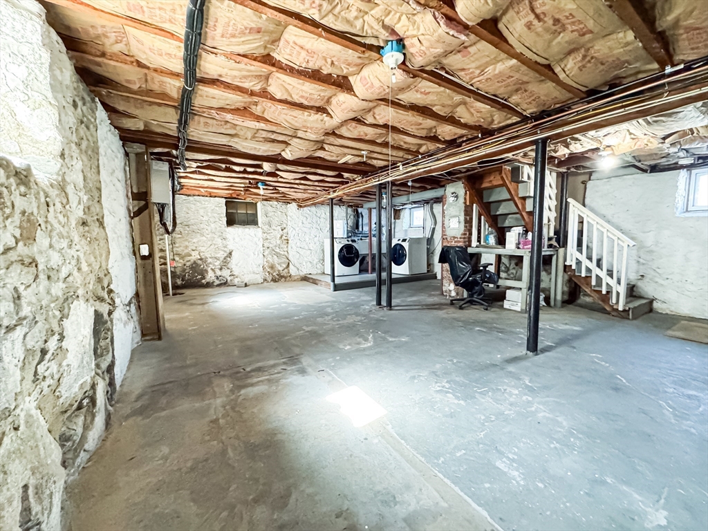 522 Pine Street Lowell, MA 01851 - Photo 23 of 25