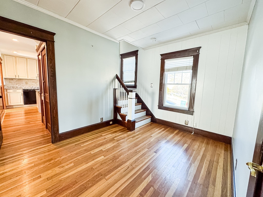 522 Pine Street Lowell, MA 01851 - Photo 7 of 25