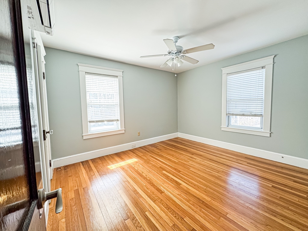 522 Pine Street Lowell, MA 01851 - Photo 8 of 25