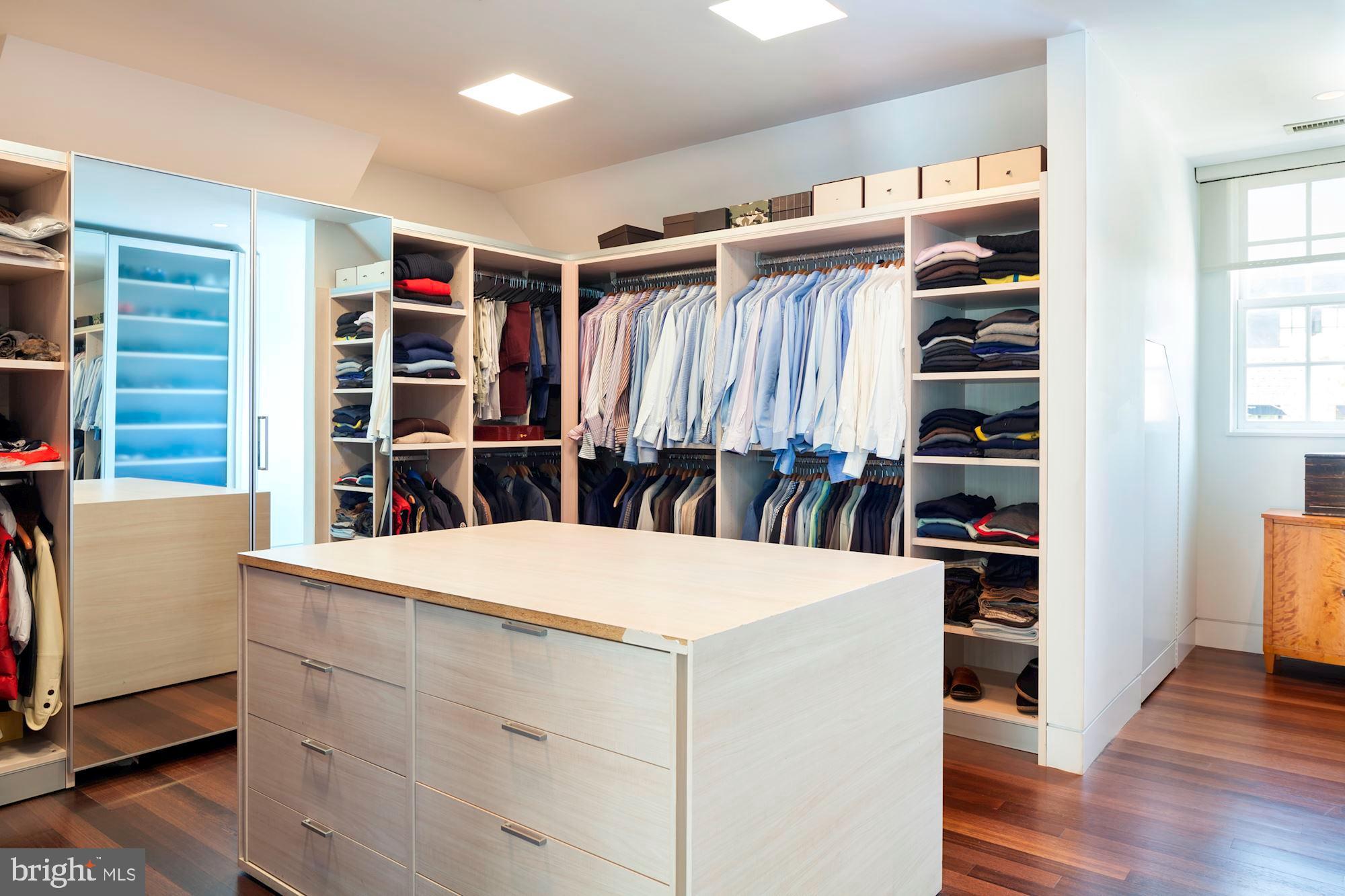 3304 R Street Northwest Washington, DC 20007 - Photo 18 of 27 Primary Dressing Room