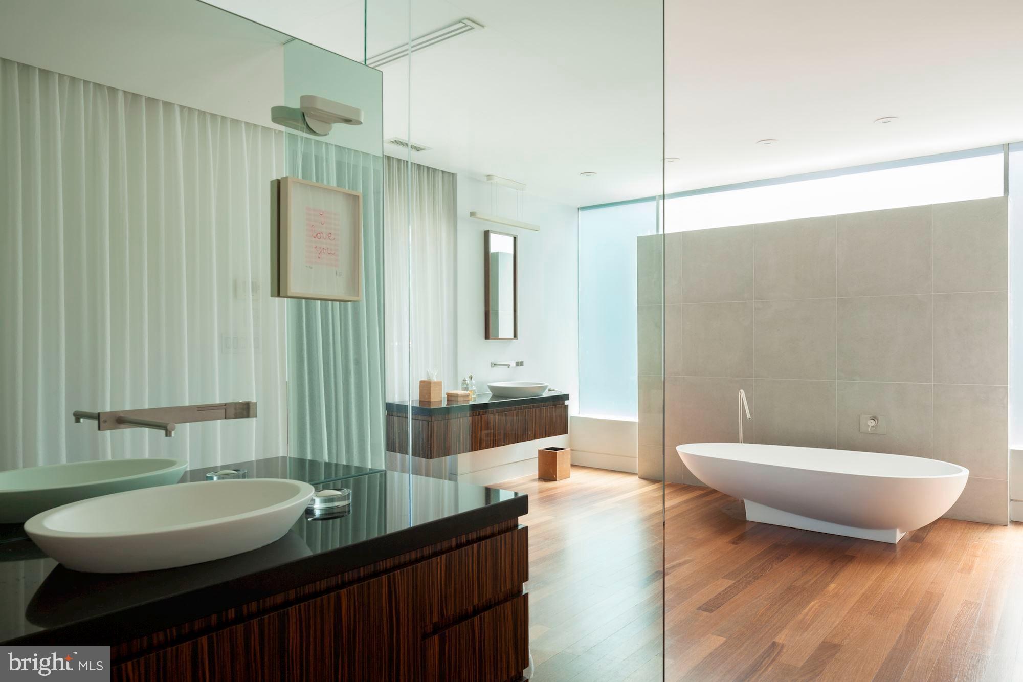 3304 R Street Northwest Washington, DC 20007 - Photo 19 of 27 Primary Bathroom