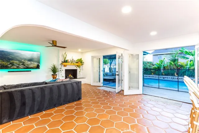 $1,250,000 | 2718 North Wright Street, Santa Ana, CA 92705