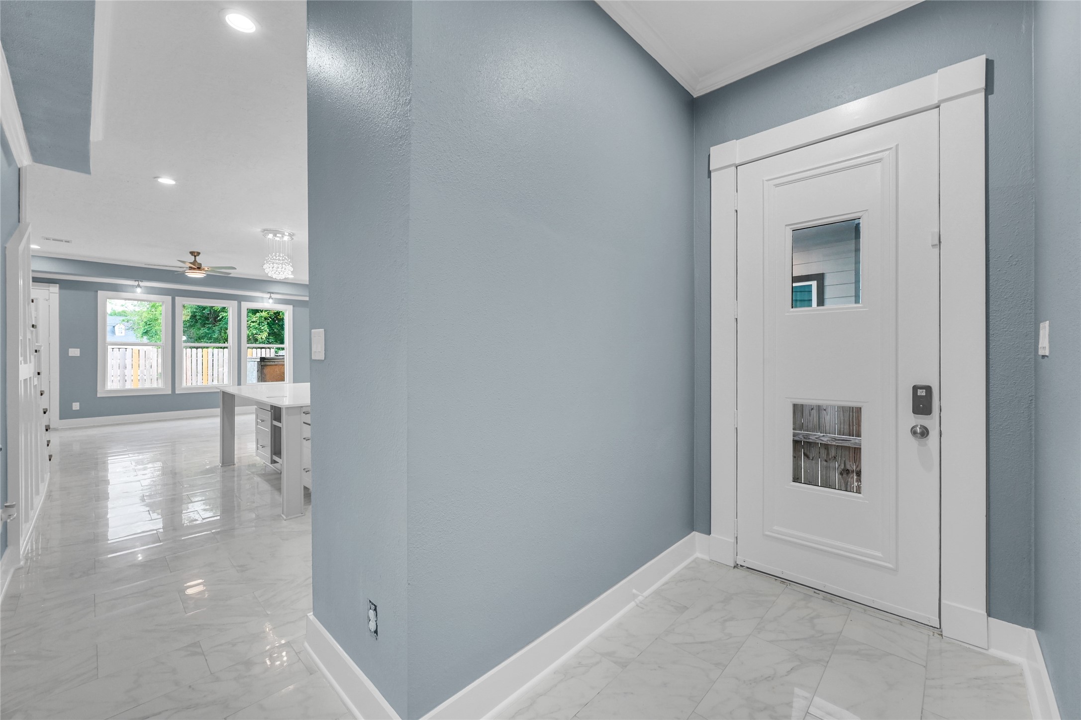 4304 New Orleans Street Houston, TX 77020 - Photo 2 of 23 a view of hallway with livingroom
