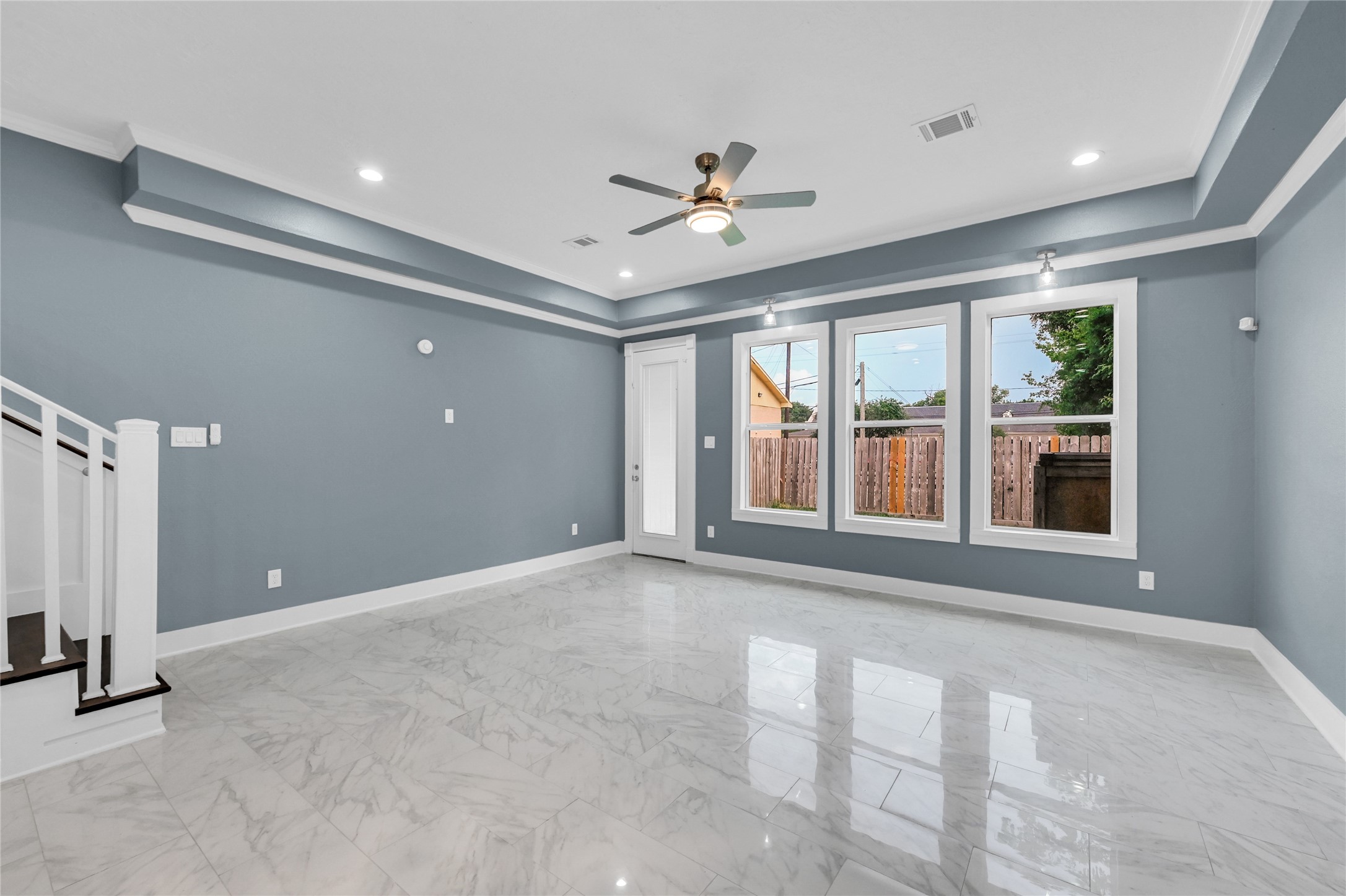 4304 New Orleans Street Houston, TX 77020 - Photo 7 of 23 a view of an empty room with a window